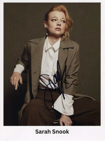 Sarah Snook 4